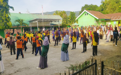 Jaga Kebugaran Dan Kesehatan, Tiga Tingkatan Madrasah Muhammadiyah Songing Gelar Senam Bersama